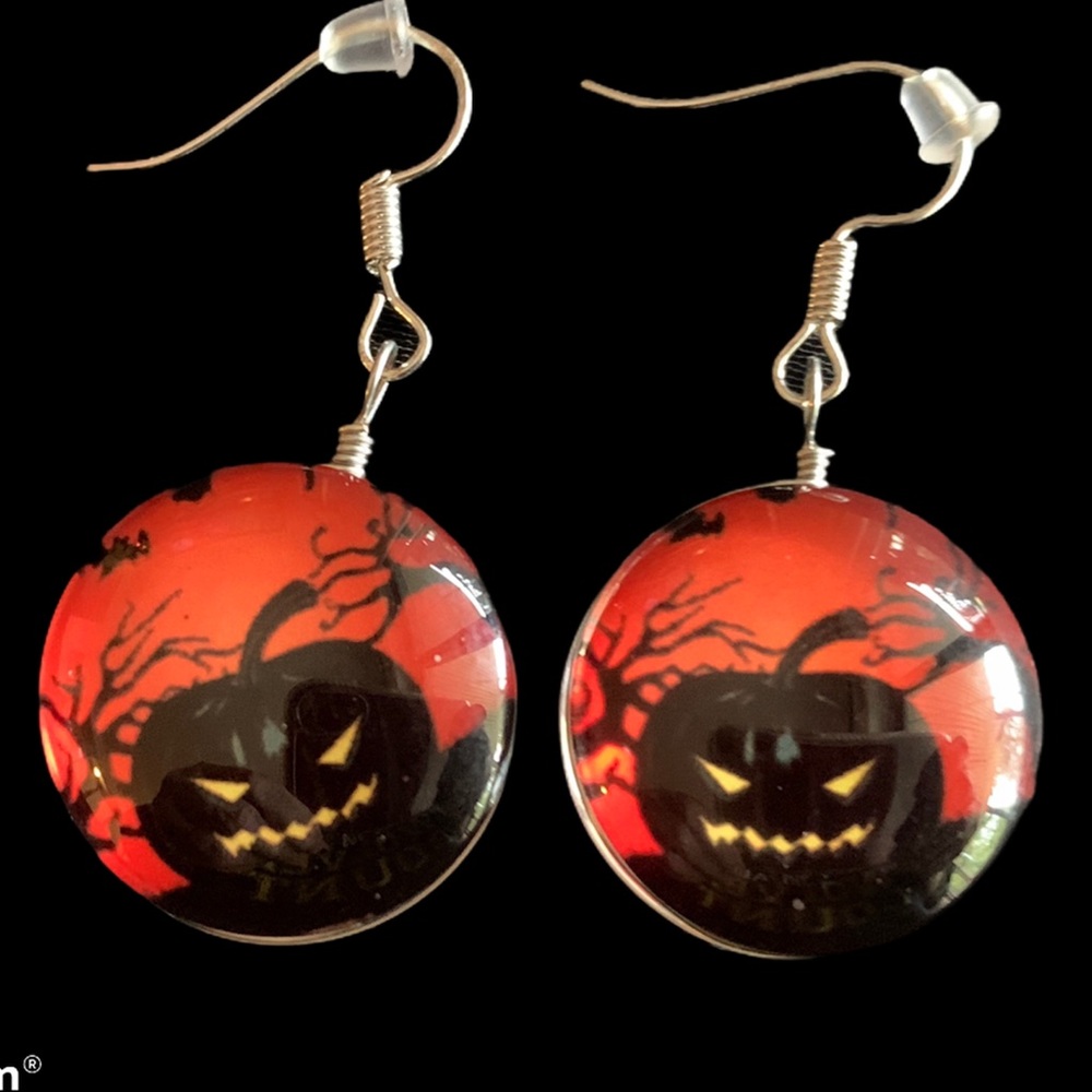🎃 SALE Halloween Pumpkin Ghoul Glass Drop Earrings